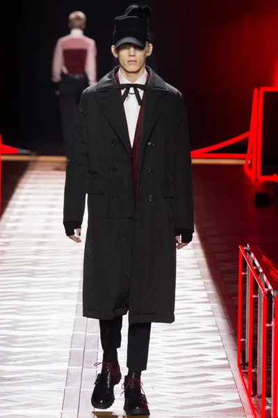 Look 11